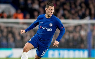 维基体育精华-努涅斯与队友庆祝时扭到脚